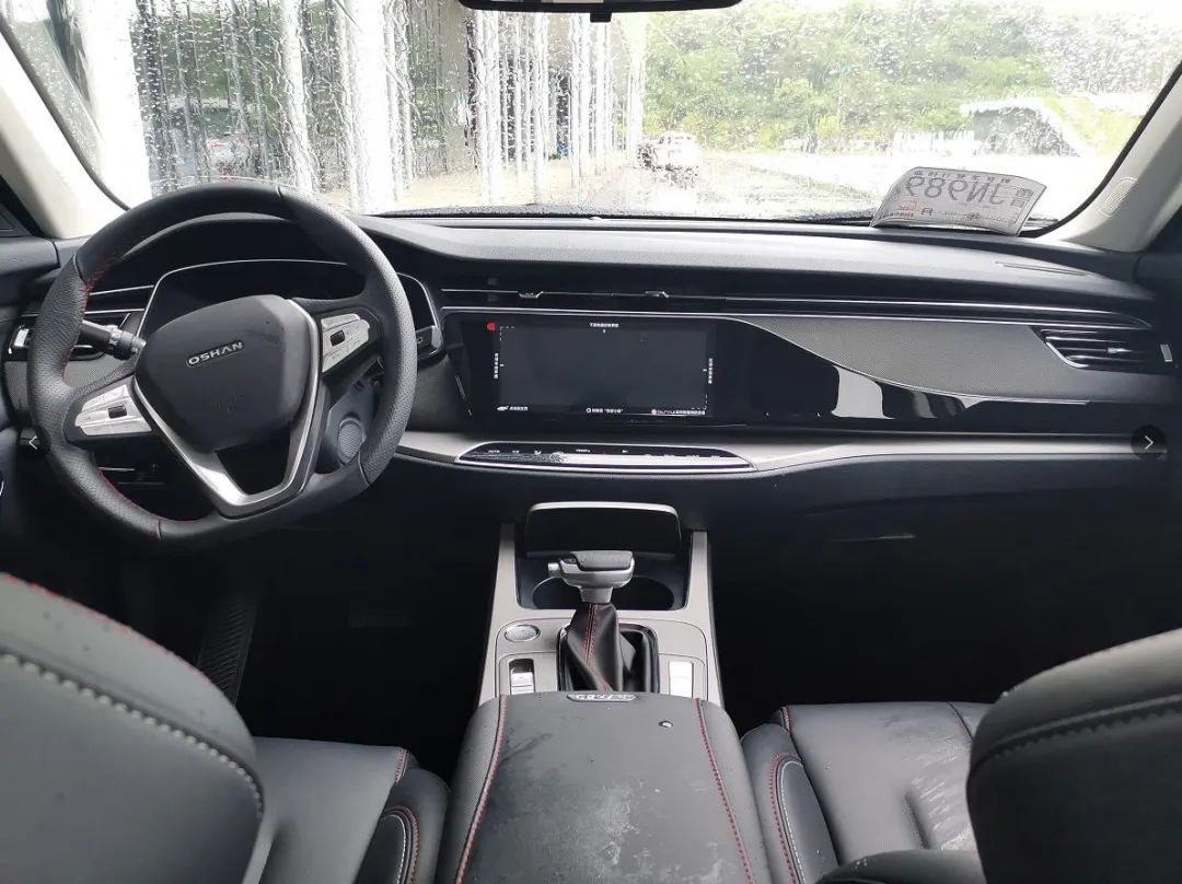 geeker版是长安欧尚x7新增的一款,长安欧尚x7geeker版到店实拍