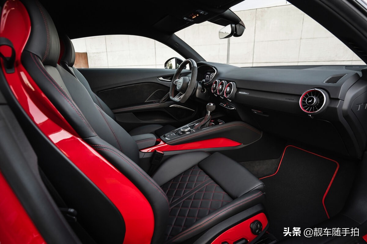 新款奥迪tt欣赏,奥迪tt性能版换代颜值还是那么帅