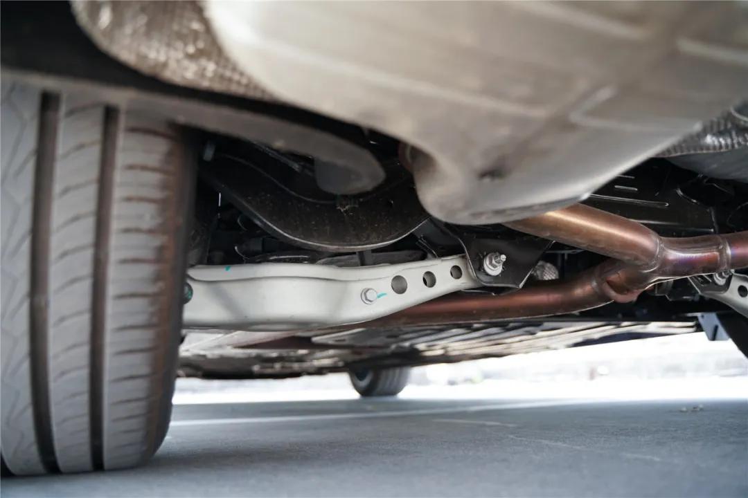 君威GS减震悬架,新款君威gs改避震效果