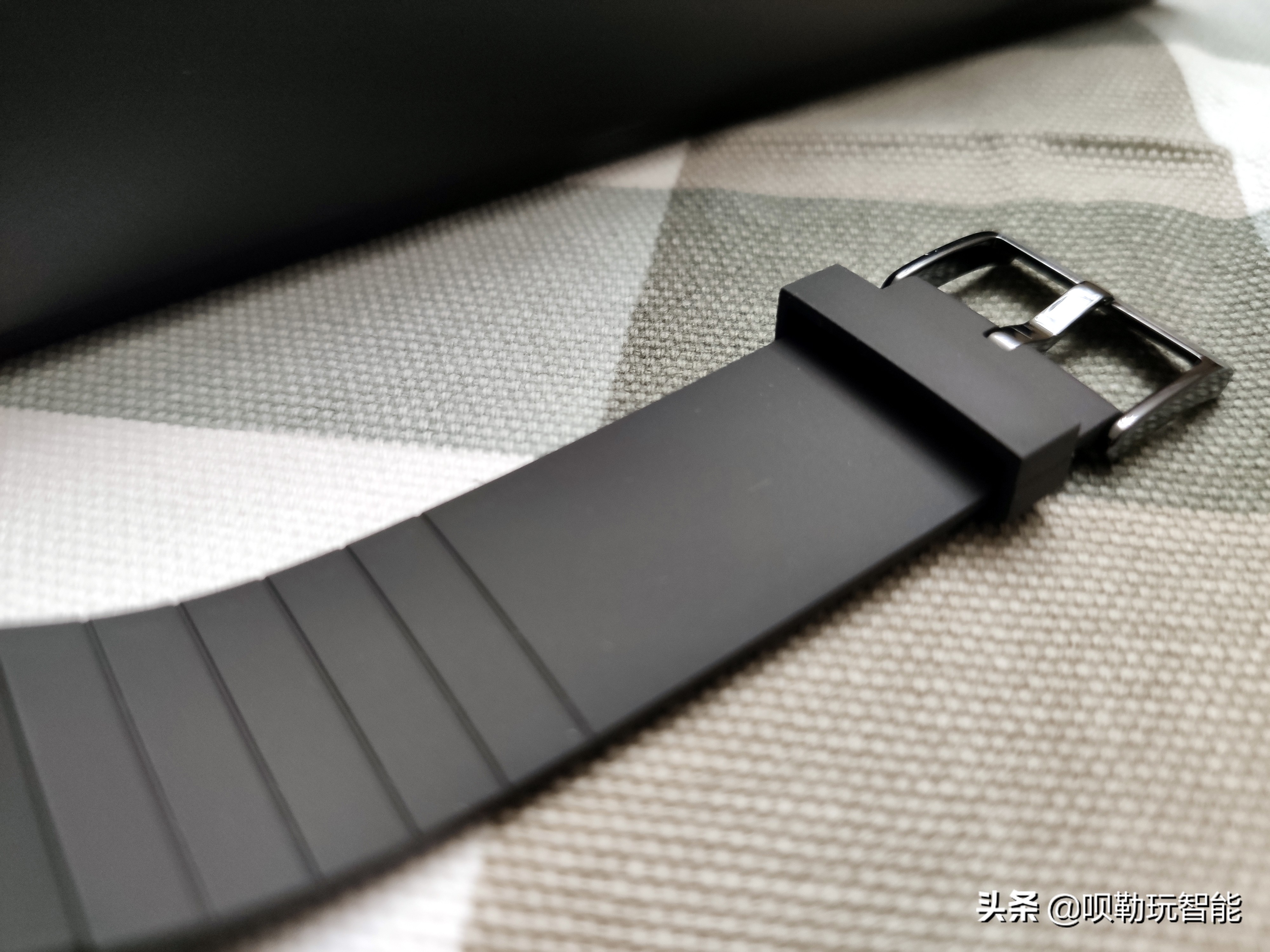 小米手表现在还值得入手么测评,小米手表上手体验1299元值得买吗