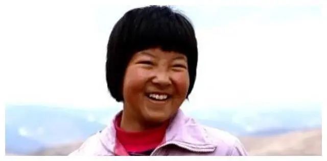 变形计杨桐网红现状,变形计戴眼镜杨桐现状