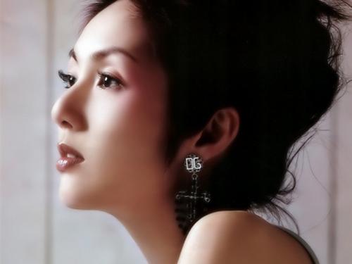 不是天后胜过天后的杨千嬅，歌曲传唱度比其她任何天后都广