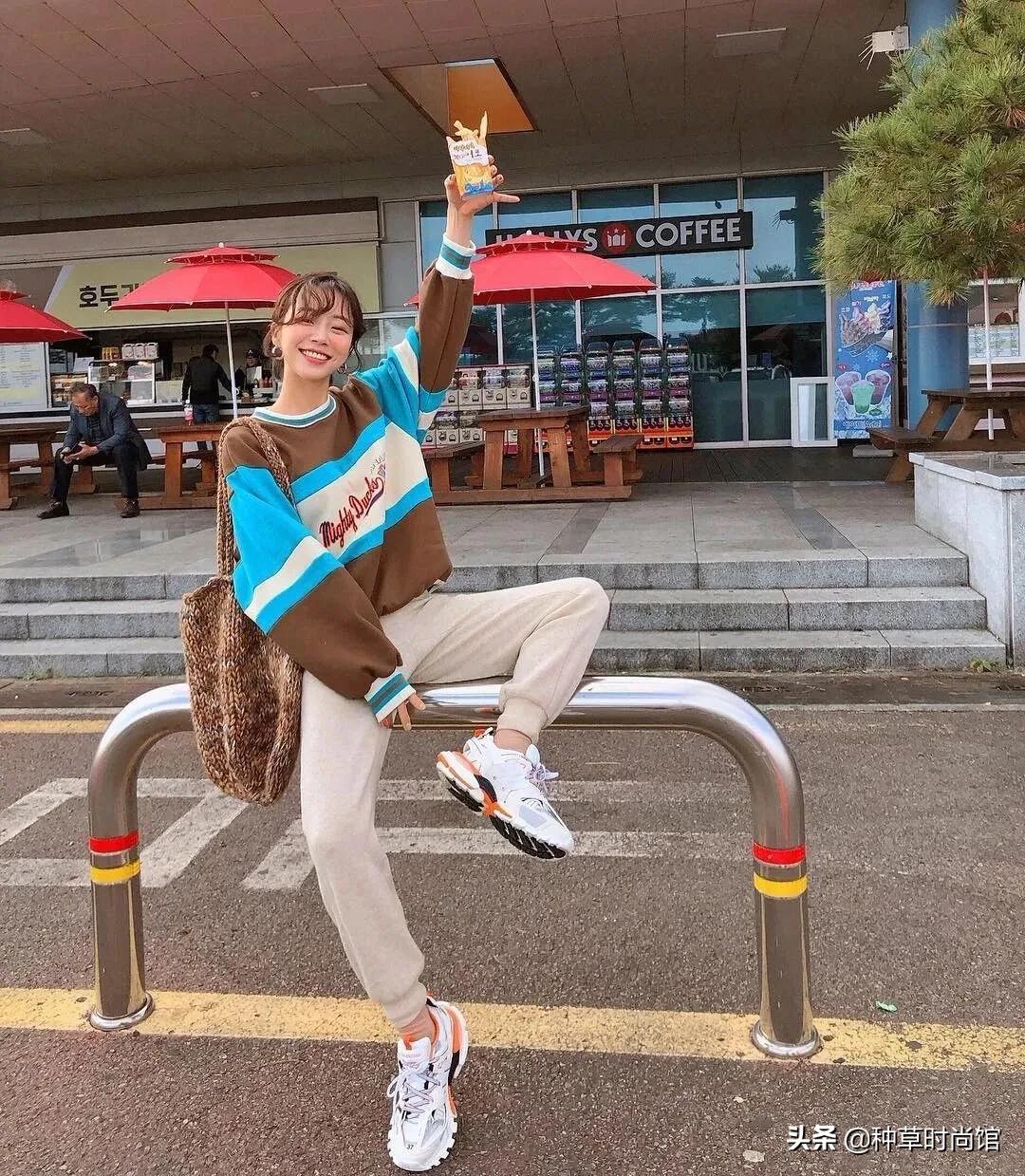 你还在穿普通卫衣吗,为什么你穿的卫衣总是又low又土