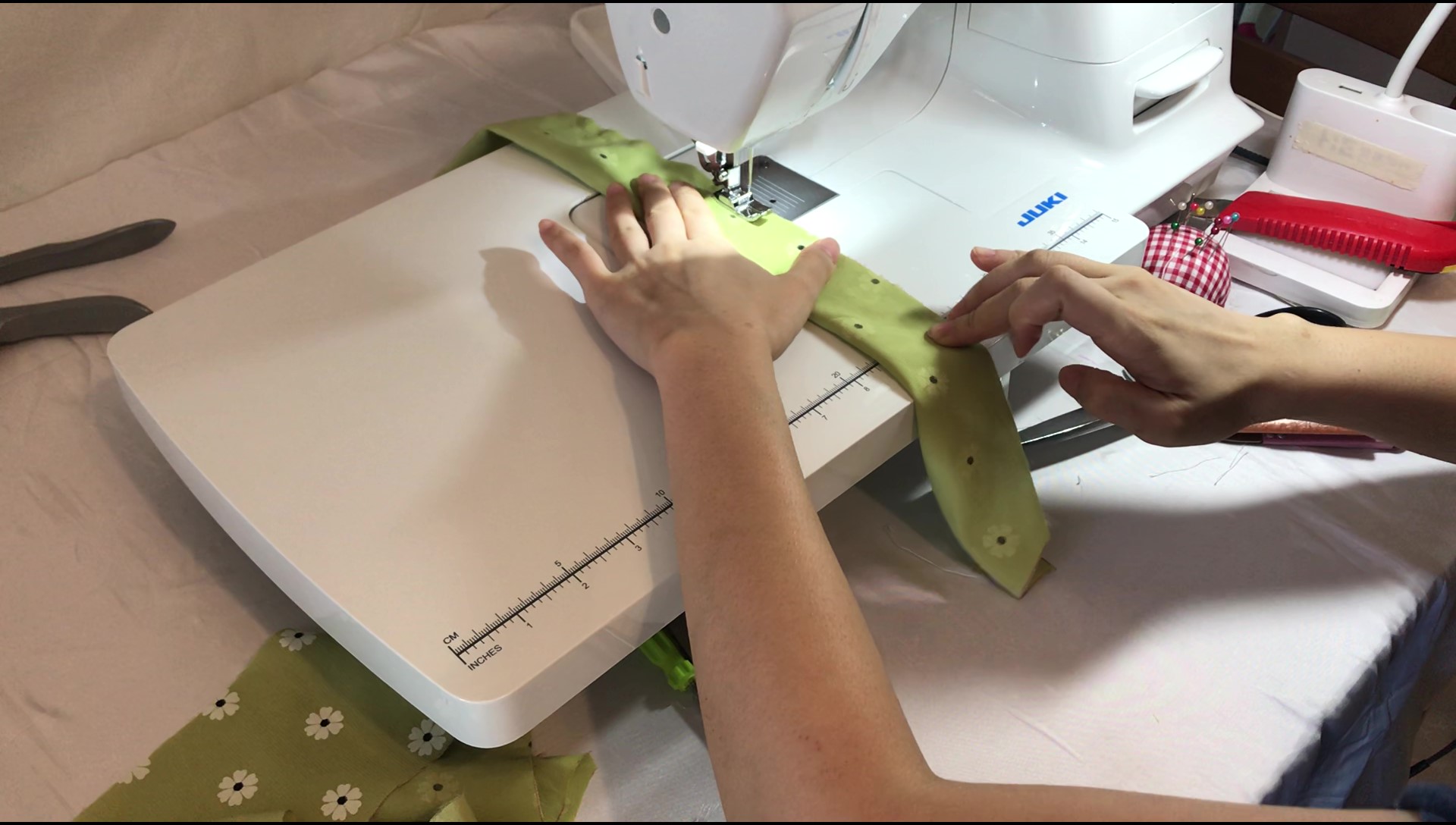 扭结款连衣裙怎么缝纫,扭结连衣裙缝纫教程