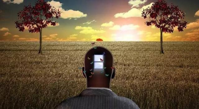 梦中梦到自己掉牙是怎么回事,梦中掉后槽牙预示什么