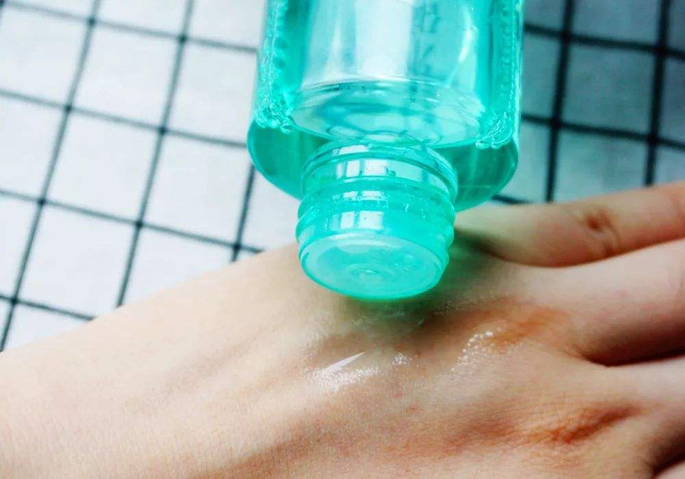 脸颊毛孔变粗有办法解救吗,脸颊器质性毛孔粗大