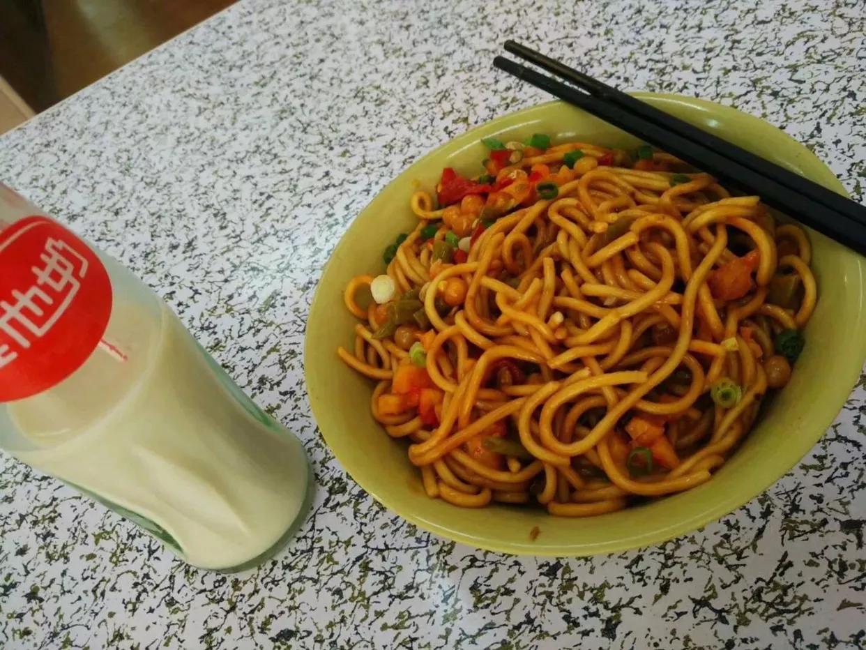 童装崛起时代，看二胎奶爸贩卖个人美学，玩转童装批发零售