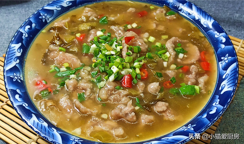四川酸菜炒肉的家常做法,四川酸菜滑肉汤的正宗做法