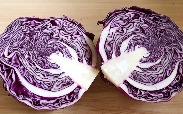 紫甘蓝这样做清脆爽口入味又解腻,紫甘蓝最好吃的做法最简单