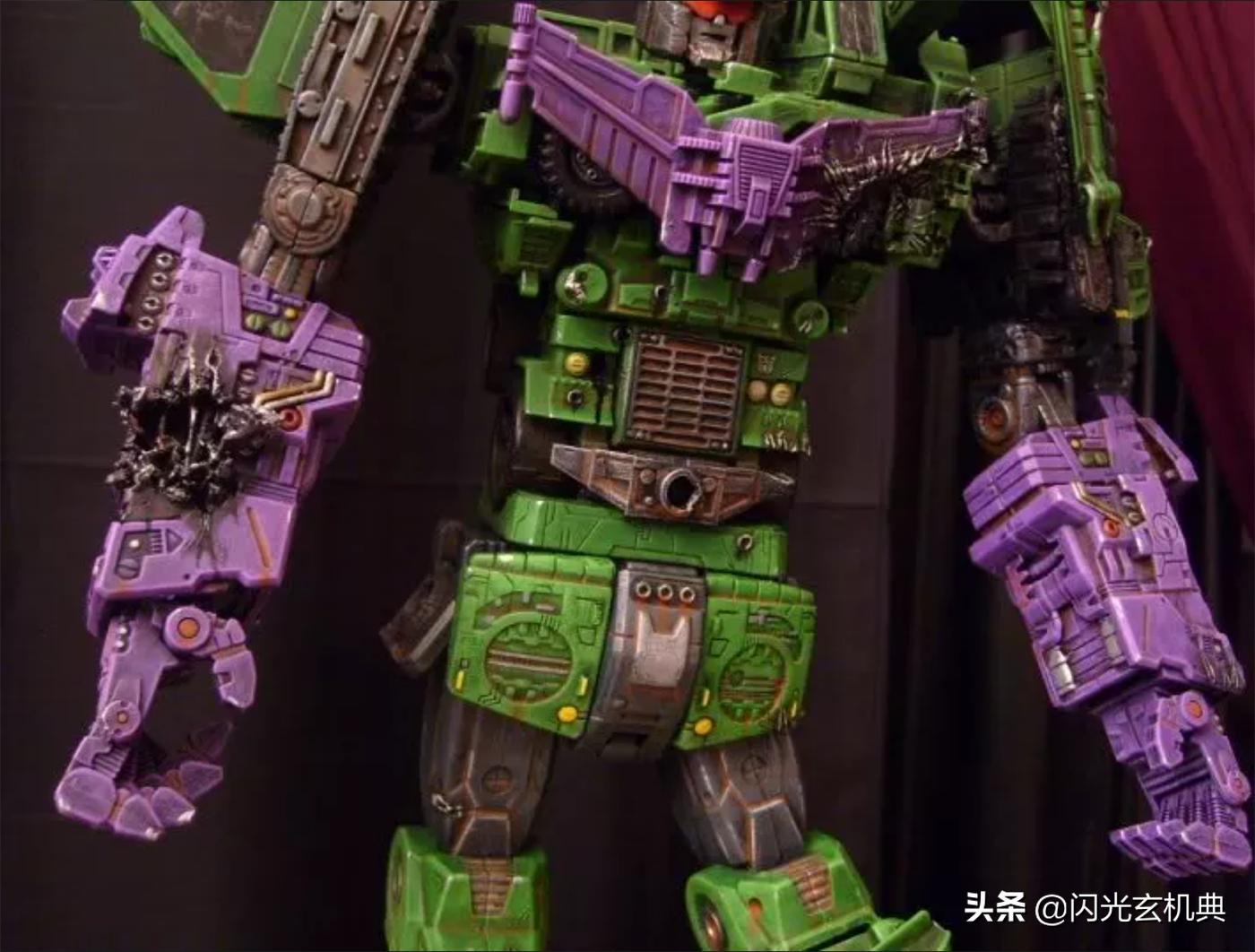 变形金刚动漫人物：重涂塑造战损严重的挖地虎组合-大力神