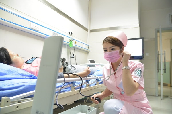 临近预产期，这4步分娩呼吸法要掌握，生得快还能缓解疼痛