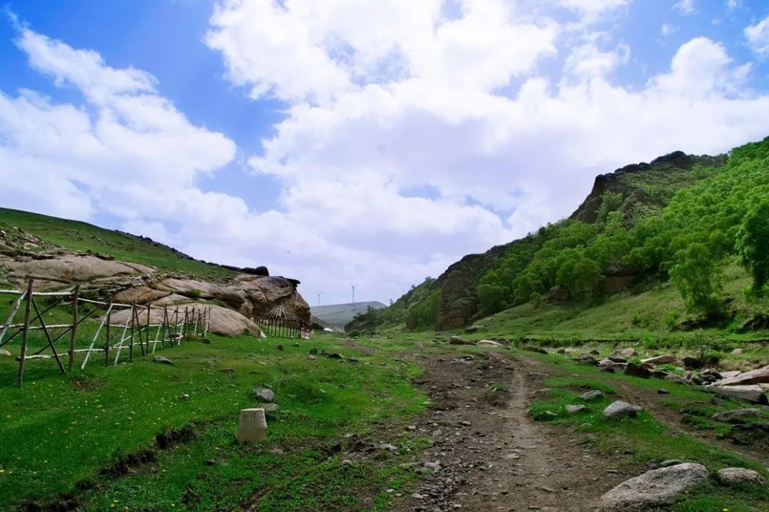 内蒙除了草原还有沙漠,内蒙古除了呼伦贝尔还有哪里