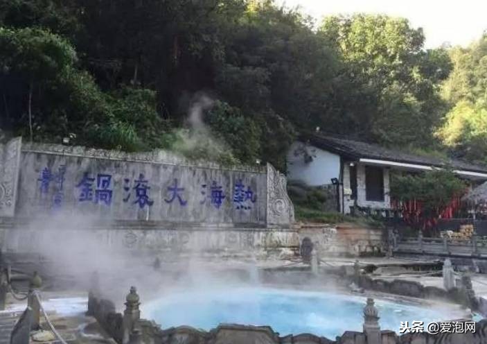 云南十大最美温泉，不但美食众多，美女也如云，带你泡遍全云南！