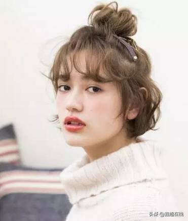 圆脸适合的短发发型烫发,有什么适合圆脸的短发