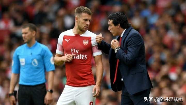 整个英超的忧伤逆流成河，从曼城队长孔帕尼的这脚无解世界波开始