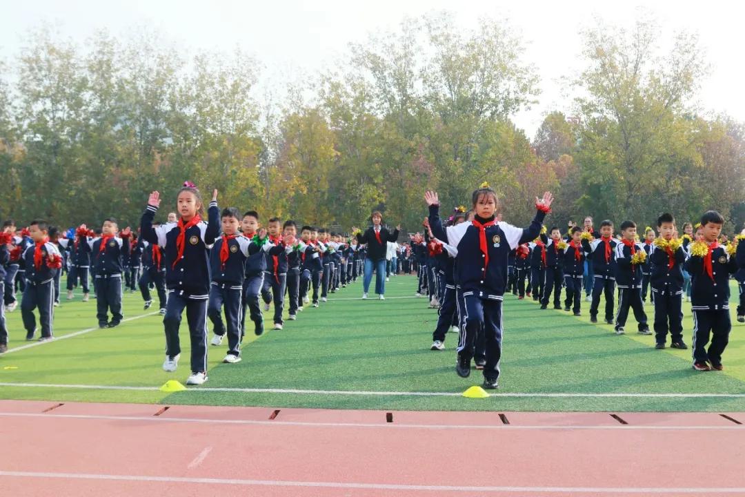 东方双语学校街舞啦啦操,东方双语本部啦啦操