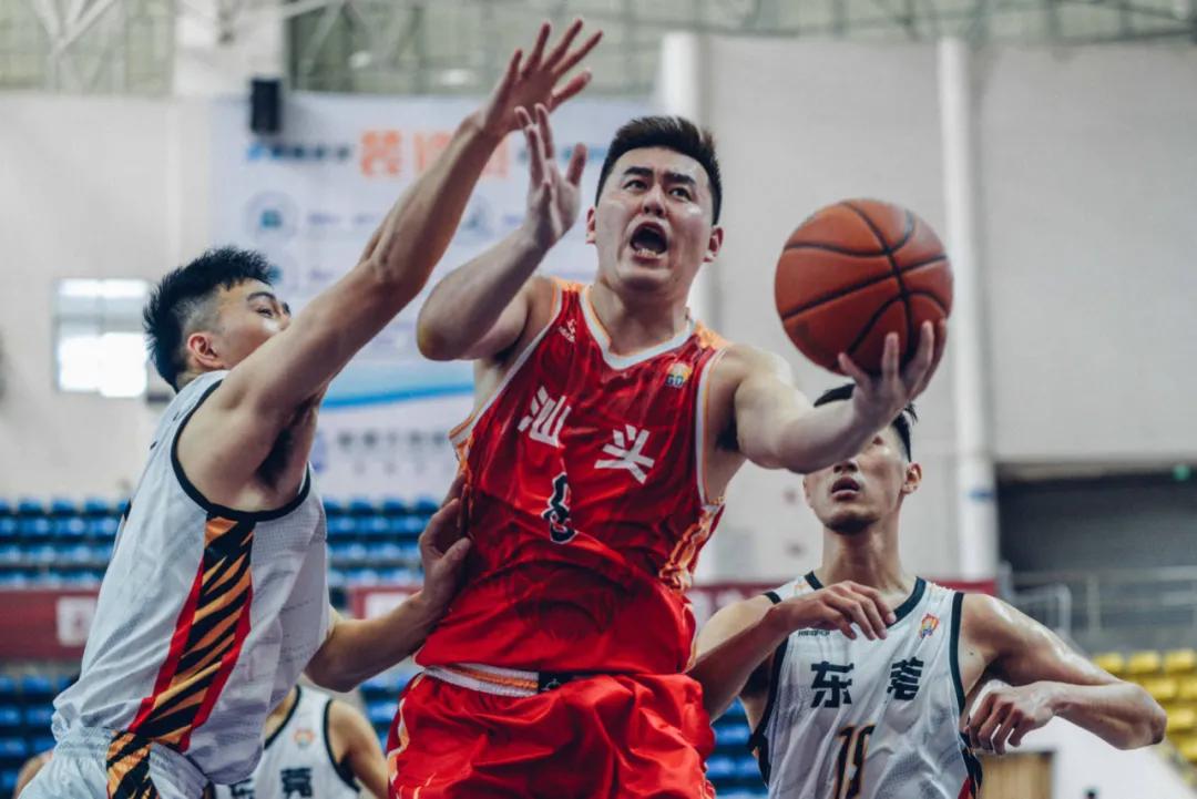 2020广东联赛决赛清远,广东队最终以54分的优势狂胜对手