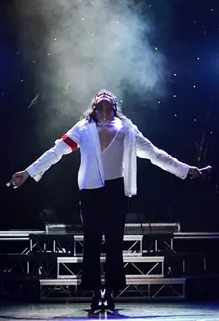 听迈克尔杰克逊的歌看乔丹打球,还会有人在听迈克尔杰克逊吗