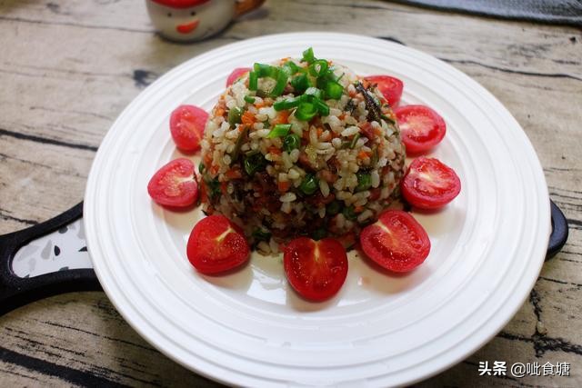 香椿炒鸡蛋正确做法先别焦急下锅,香椿炒鸡蛋简单易学你会了吗