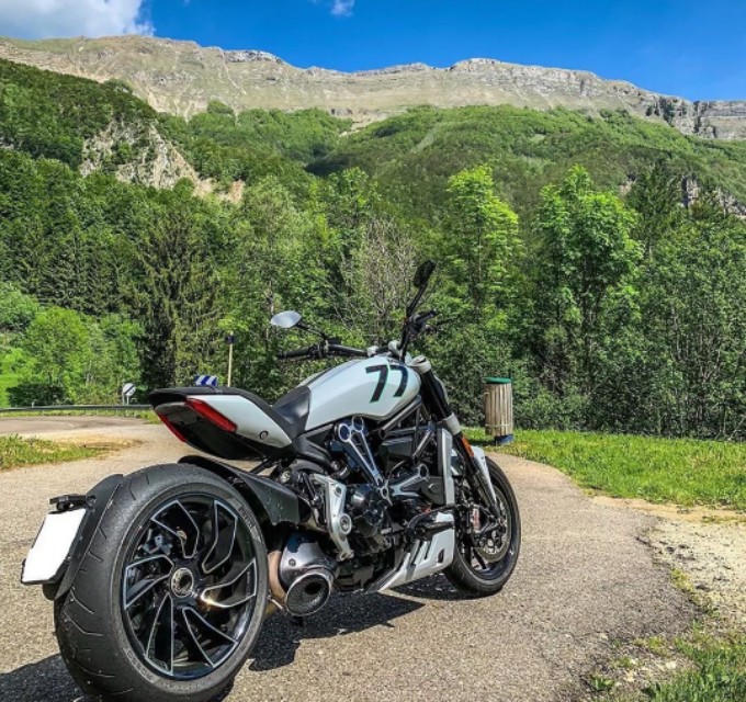 杜卡迪大魔鬼是巡航车还是街车,杜卡迪大魔鬼系列后座