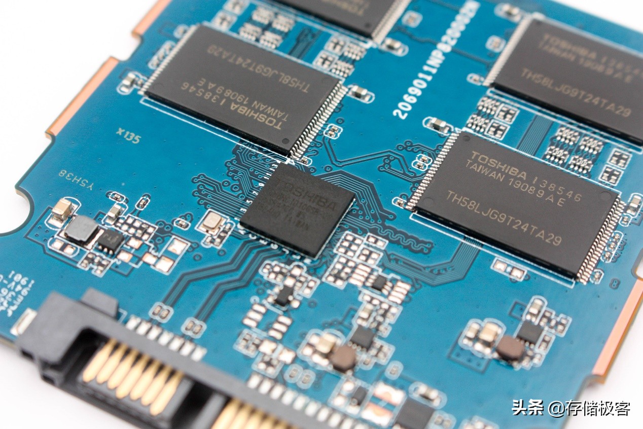 把手机闪存叫内存居然并没有错？历数各种类型的内存
