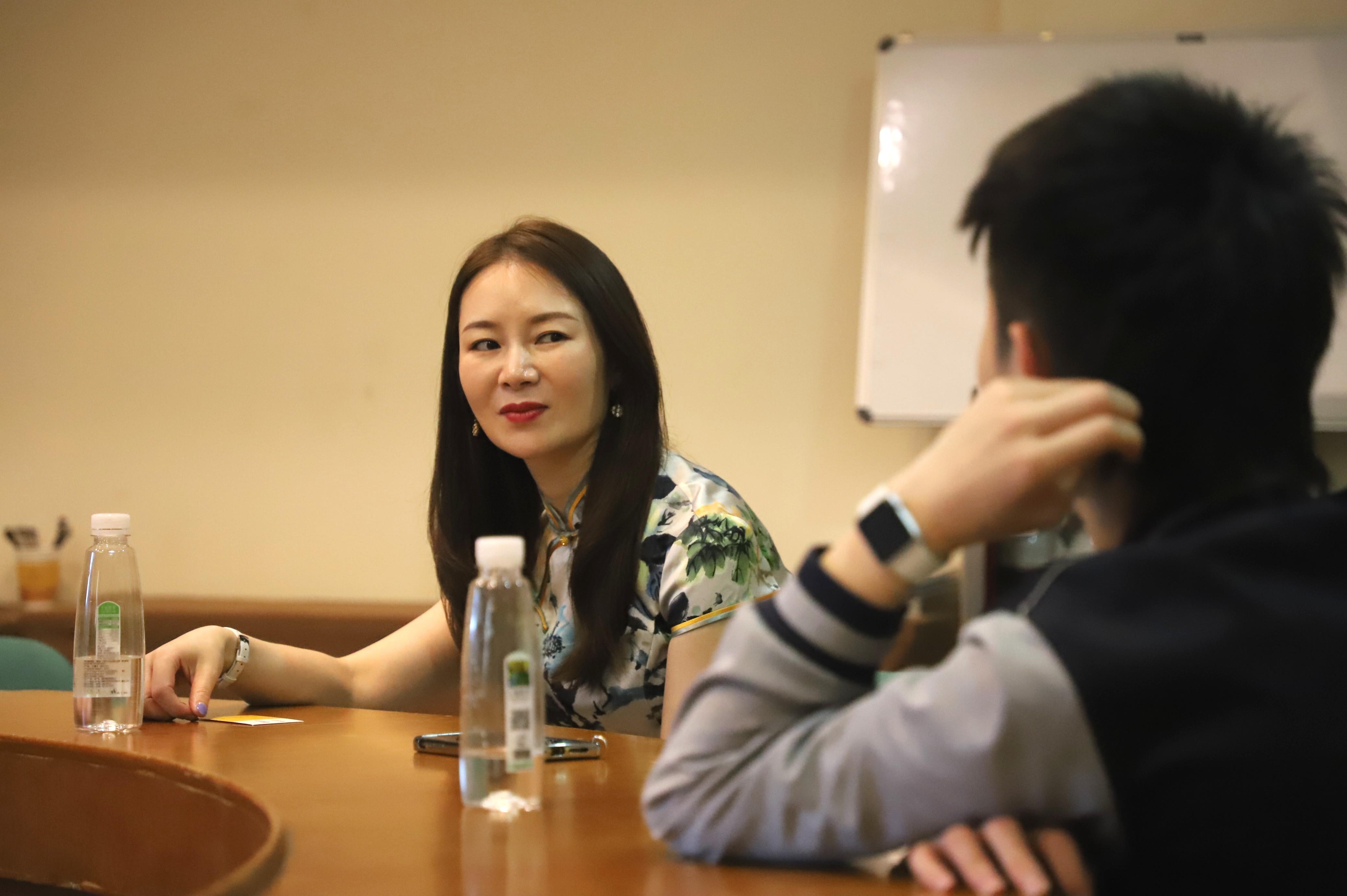 高中男孩送妈妈生日礼物,20岁男孩送妈妈生日礼物