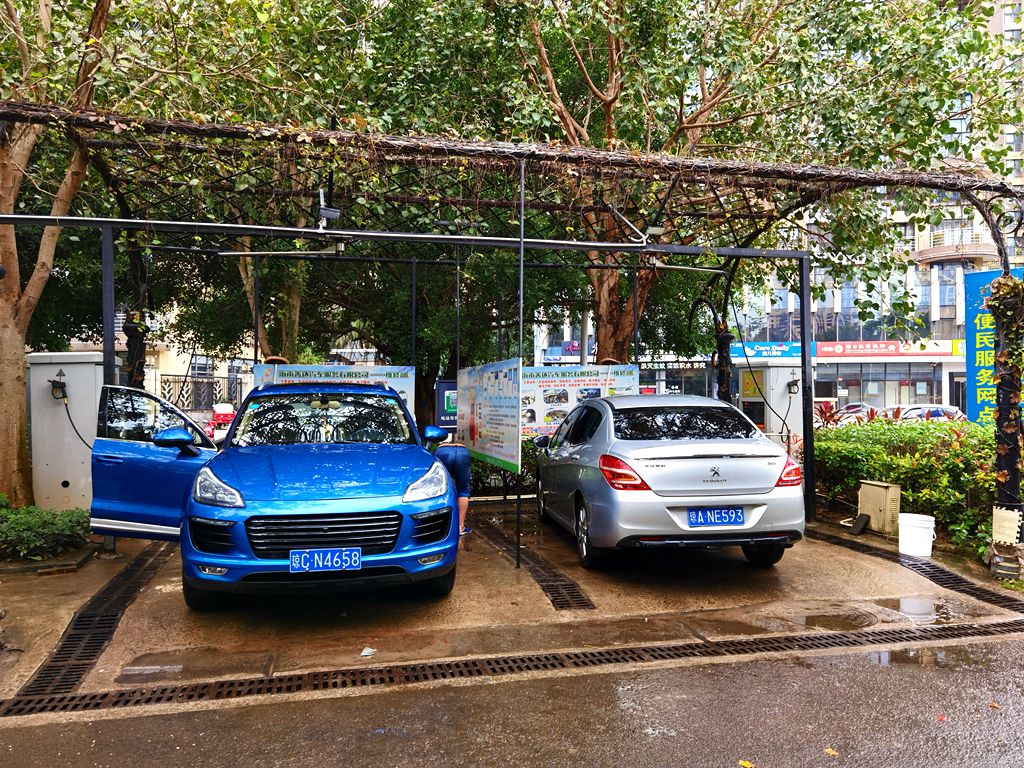 海口万人海鲜广场自助洗车,海口有多少家8元自助洗车公司