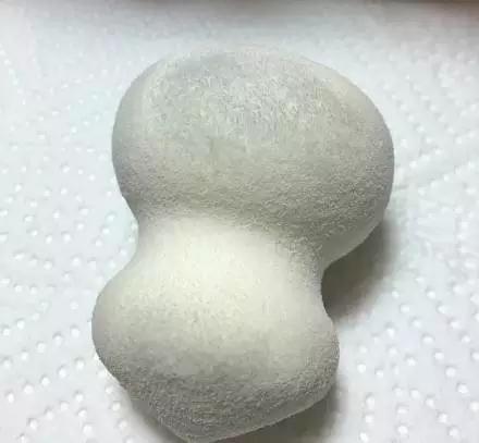 先化一个有光泽的自然底妆很重要,拥有完美底妆真的很简单