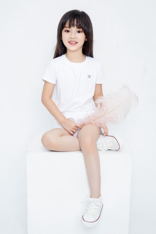 梁熙妍参加“2019澳门国际少儿时装周全国总决赛”