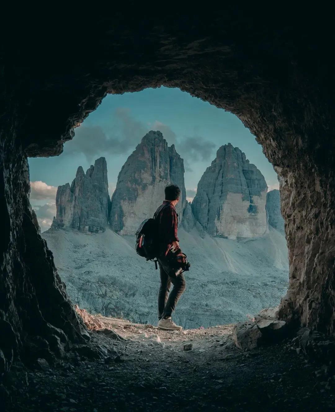 拍照姿势大全男生对镜子超清,男生在花海怎么拍照姿势好看