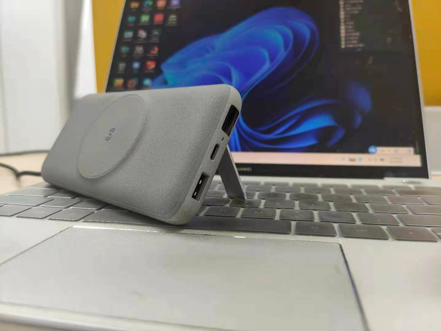 南卡磁吸无线充电宝怎么使用,磁吸式充电宝用什么充电