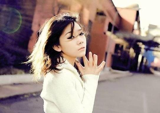 为艺术正名，网红苏紫紫曾全裸接受采访：我可以洒脱地看你你能吗