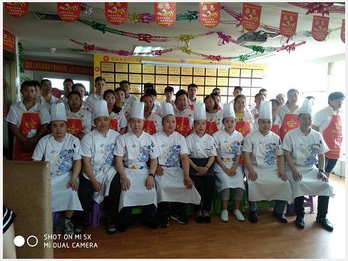 餐饮创业加盟和去学习有什么区别,小吃技术加盟好还是找店家学好