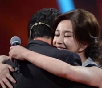 刘晓庆曾出轨姜文，被丈夫“点煤气罐”威胁，跪地求饶：再不敢了