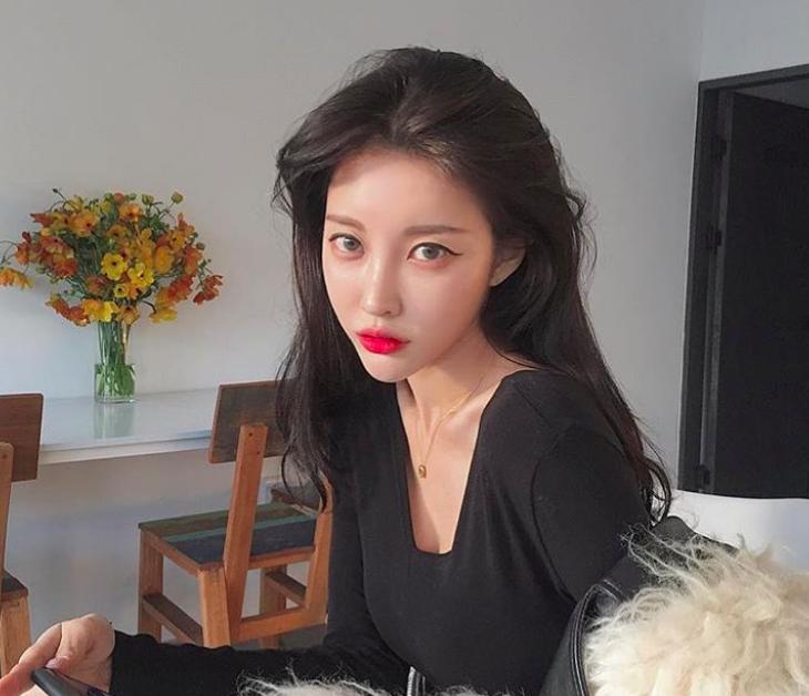 素颜妆容简单自然教程全部,圆脸快速出门的自然清透妆容