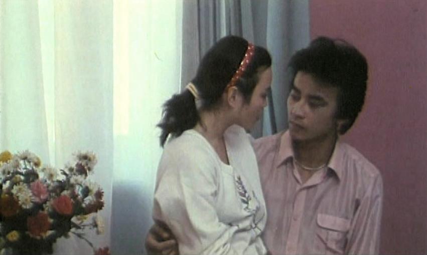 一半是火焰一半是海水：女学生错付痴心爱上皮条客，厄运由此开始