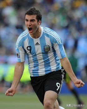 他是刘翔式的悲情人物，为阿根廷立下汗马功劳，却被骂成千古罪人