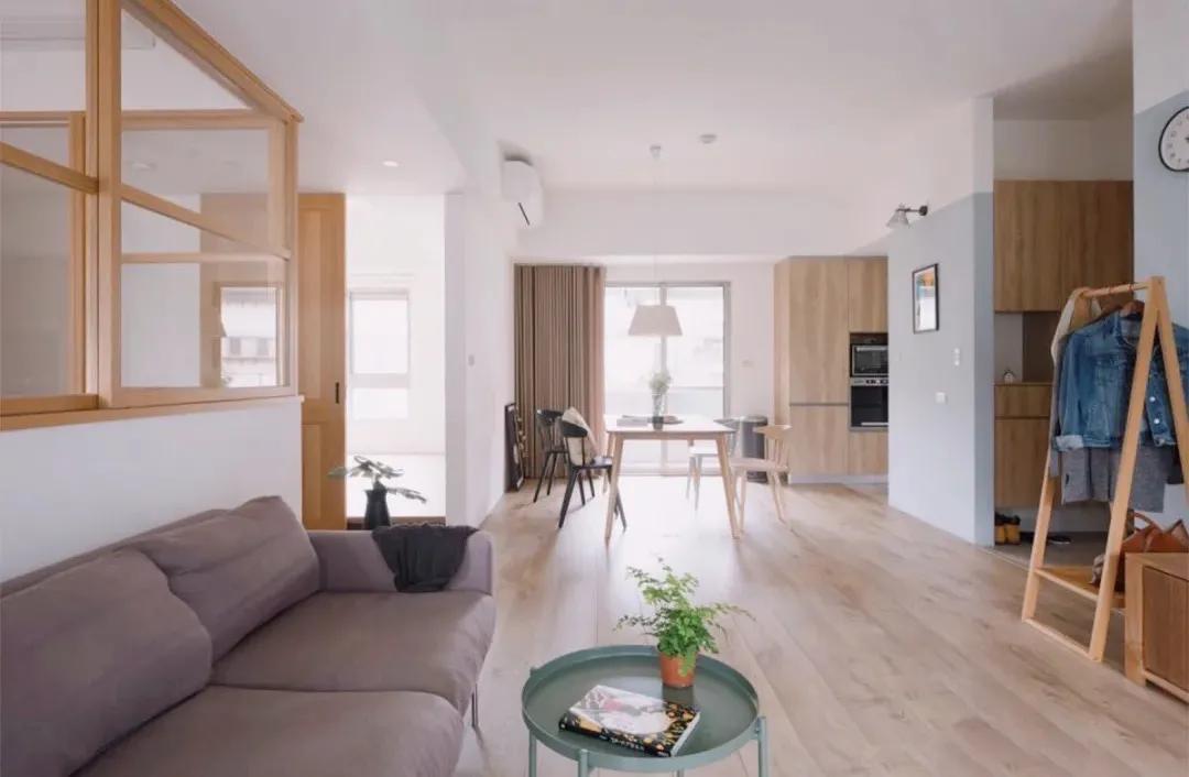 卫生间玻璃隔断效果图长虹玻璃,办公桌隔断长虹玻璃效果图