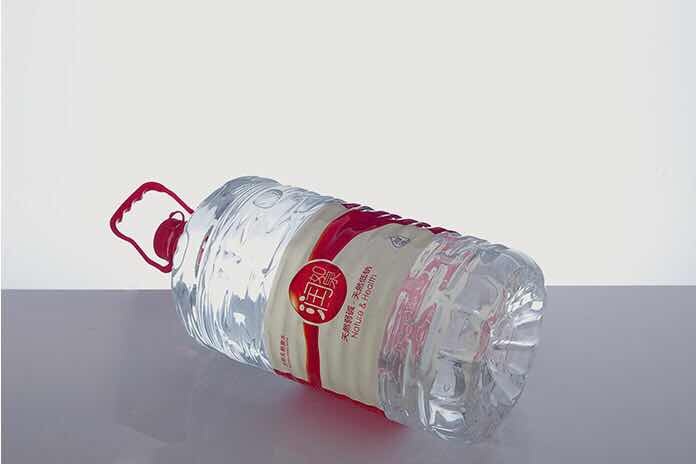 一次性桶装水优点和缺点,一次性桶装水和循环桶装水