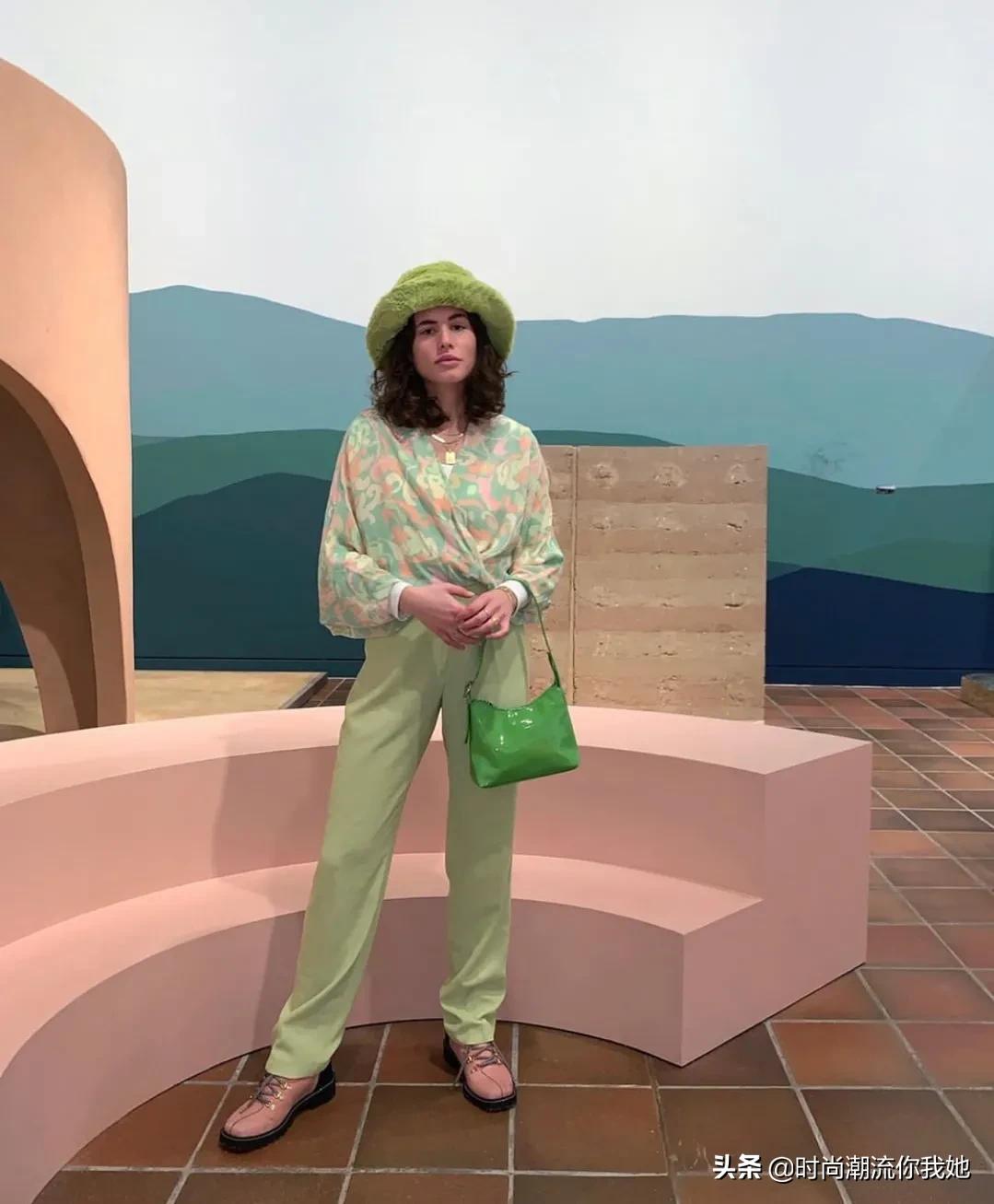 夏天穿马卡龙色系的长裤,马卡龙紫色裤子搭配