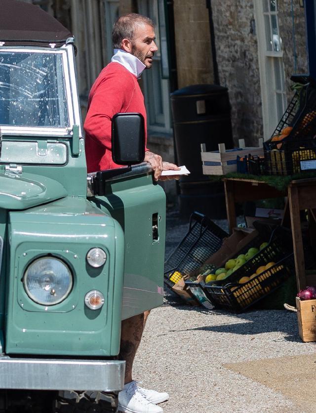 贝克汉姆哭泣的照片,贝克汉姆大哭视频