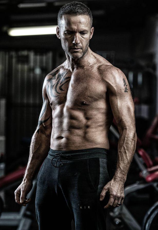 22天练出6块腹肌,21天练出8块腹肌全球公认