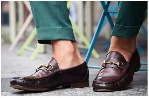 运动鞋鞋后跟硬磨脚小妙招,小窍门轻松解决新鞋磨脚夹脚苦恼