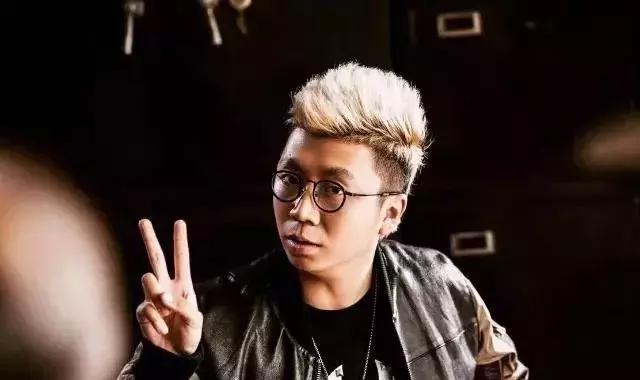 禤靐龘同学今天刷屏了，但更奇葩的名字还有一大箩筐