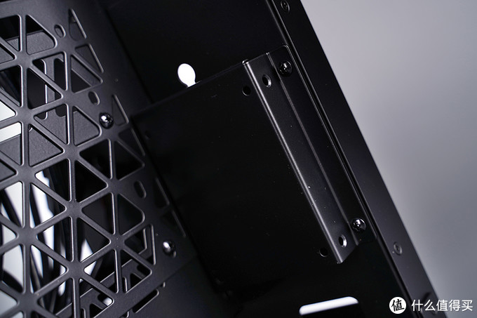 乔家一物：大号ITX装机分享，黑白美学的体现