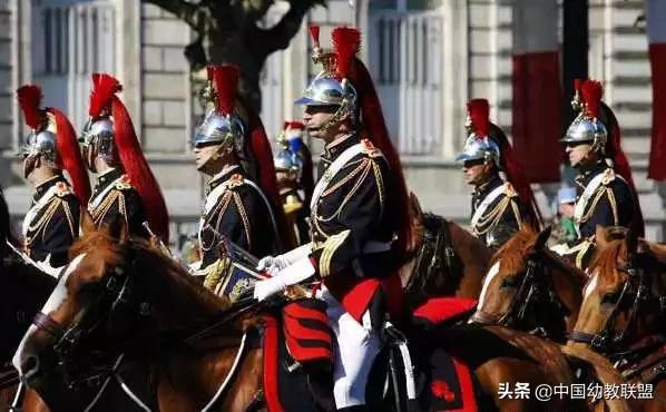 国庆节节的来历和习俗简单一点,国庆节节的由来和国庆节节习俗