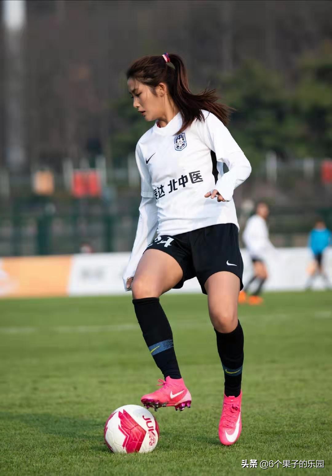 姜明佐姜明佑踢什么位置,天津泰达姜明佐