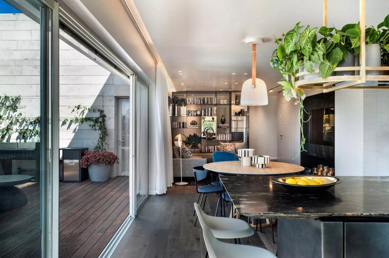 农村自建房150平全景落地窗,15万农村落地窗自建房