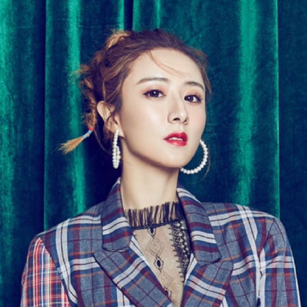 薇娅老公董云峰是淘宝的高管吗,淘宝主播薇娅为什么会火