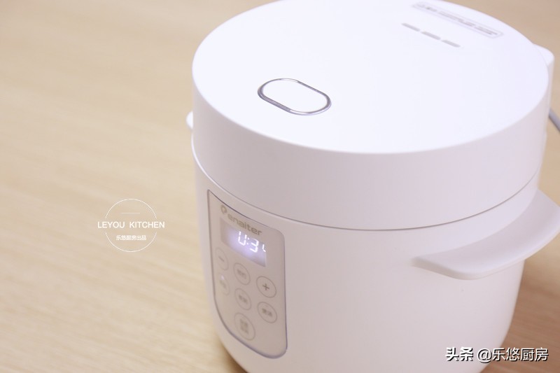 用电饭锅做枣糕如何不回缩,电饭锅做枣糕需要多长时间能熟